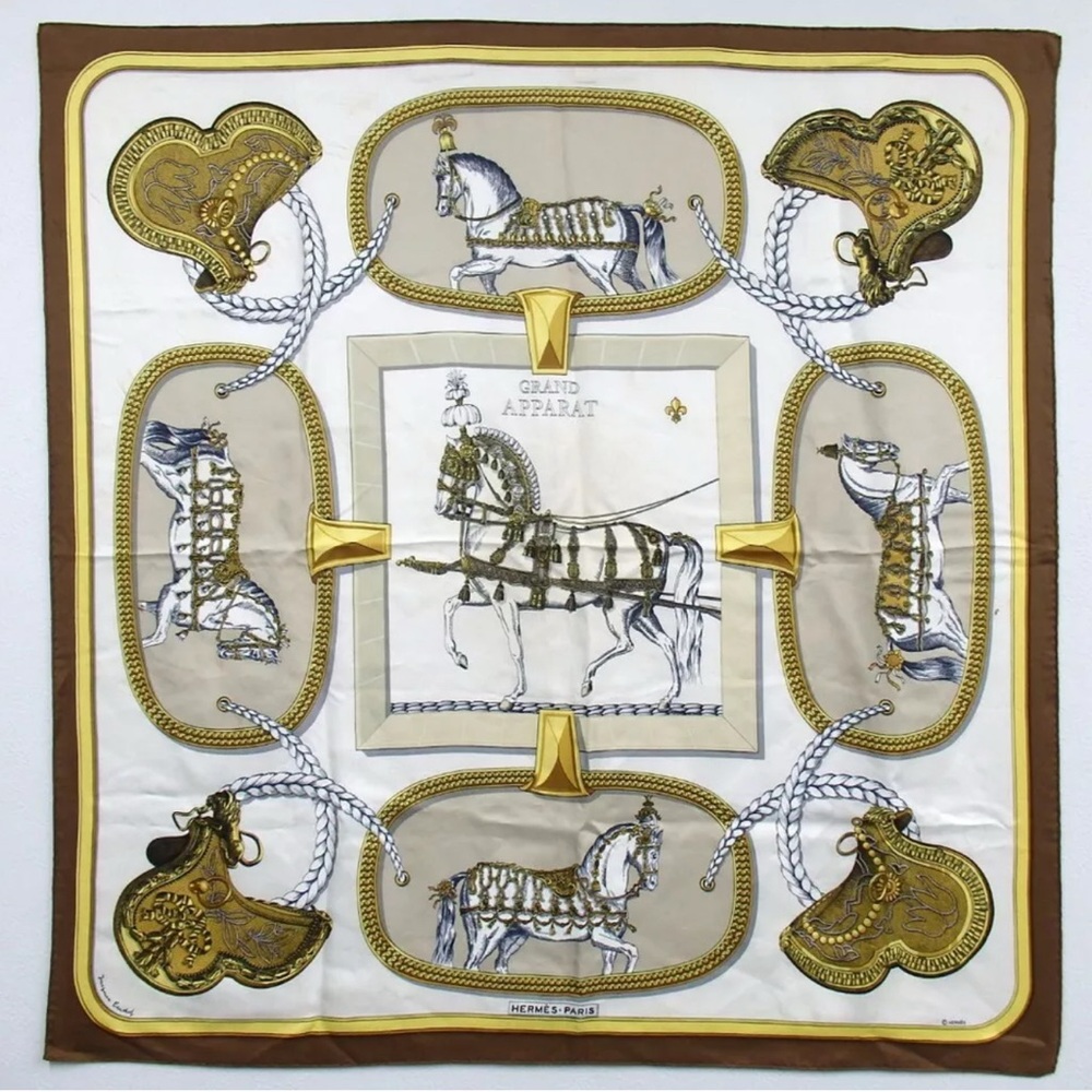 HERMES Carre90 GRAND APPARAT scarf silk excellent condition authentic